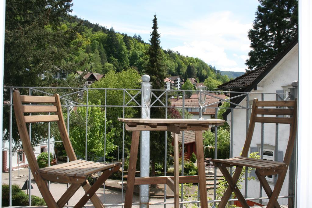 Gaestehaus Villa Lina Bad Herrenalb Exterior photo